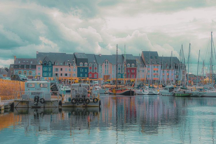 vue de la ville de Paimpol dans les Côtes-d'Armor